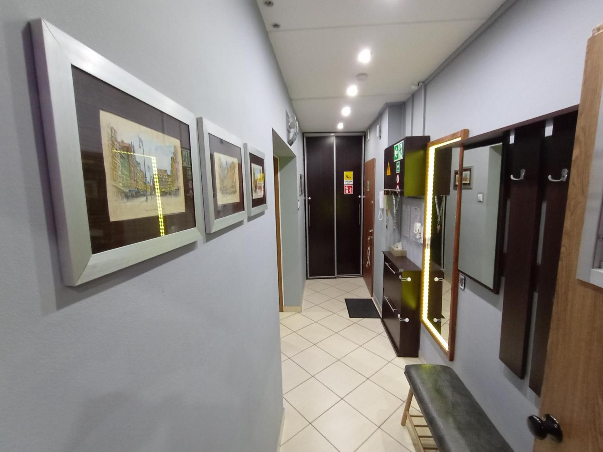 Apartament Venge -Cale Mieszkanie 46M2 Na Wylacznosc - Z Jedna Sypialnia I Jednym Sypialno-Salonem -3 Pietro Bez Windy- Rezerwacja Bez Karty Kredytowej-Klimatyzacja-Netflix-2 Lozeczka Dzieciece- Bezplatny Parking Publiczny Βρότσλαβ Εξωτερικό φωτογραφία
