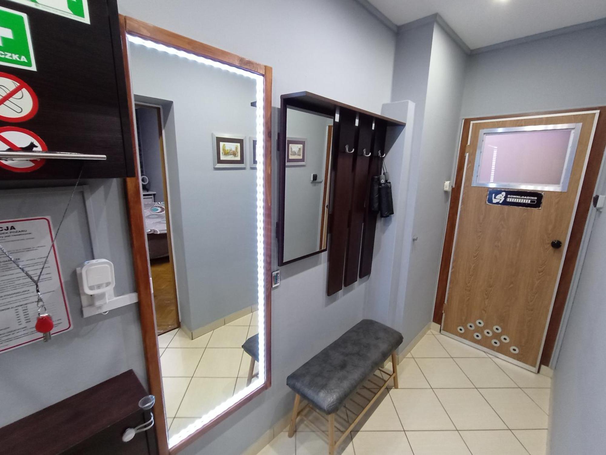 Apartament Venge -Cale Mieszkanie 46M2 Na Wylacznosc - Z Jedna Sypialnia I Jednym Sypialno-Salonem -3 Pietro Bez Windy- Rezerwacja Bez Karty Kredytowej-Klimatyzacja-Netflix-2 Lozeczka Dzieciece- Bezplatny Parking Publiczny Βρότσλαβ Εξωτερικό φωτογραφία